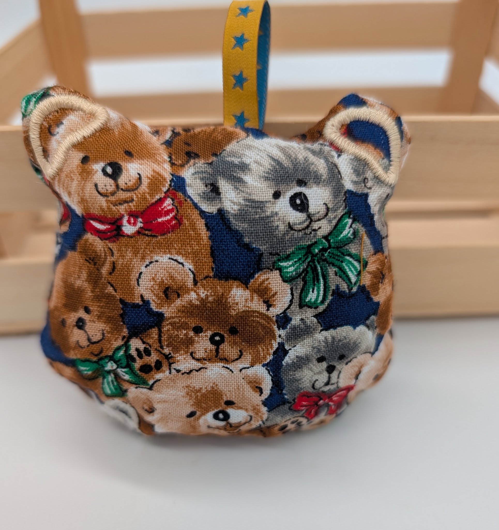 ITH Stickdatei Bärenkopf-Kissen Blanko