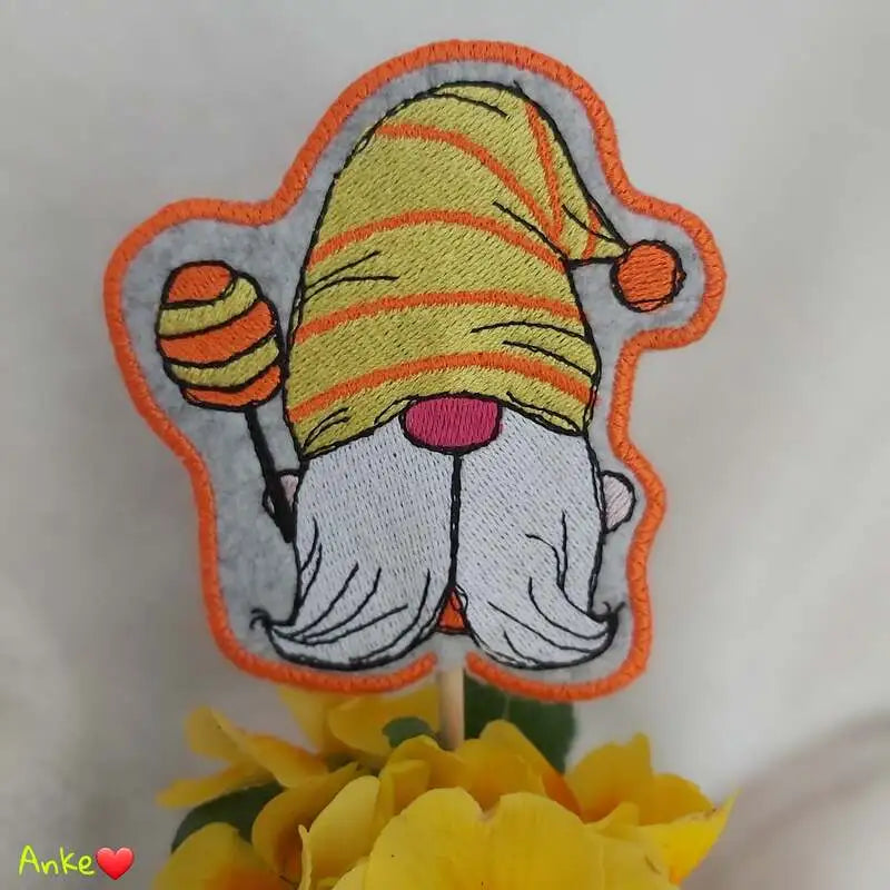 ITH Stickdatei Frühlingswichtel Stabfiguren von stiXXie by lajana