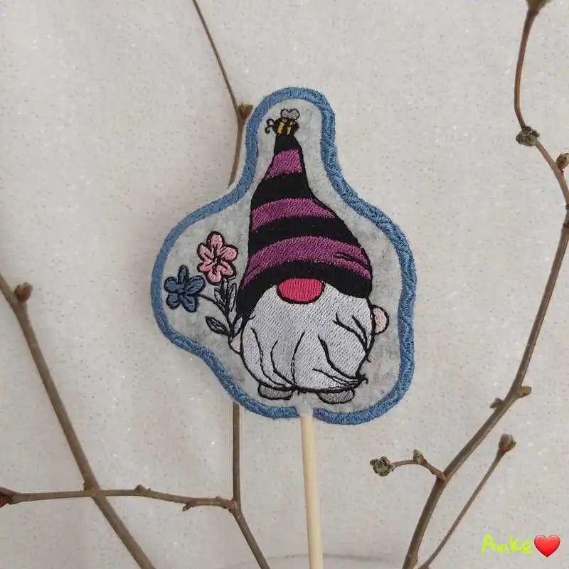 ITH Stickdatei Frühlingswichtel Stabfiguren von stiXXie by lajana