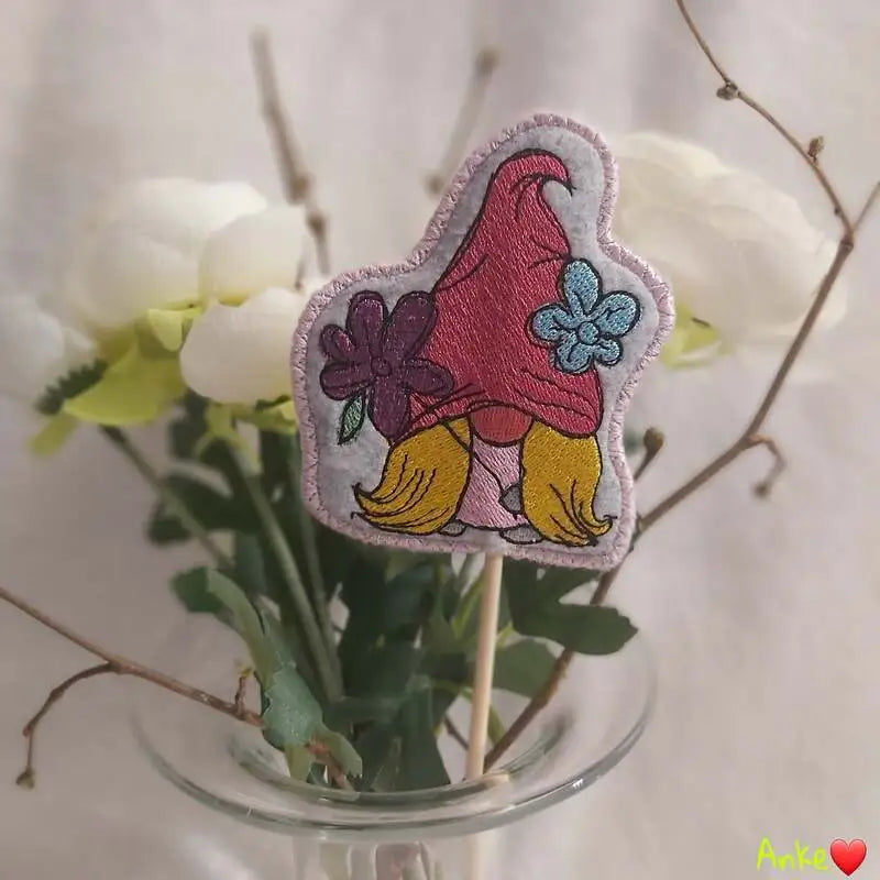 ITH Stickdatei Frühlingswichtel Stabfiguren von stiXXie by lajana