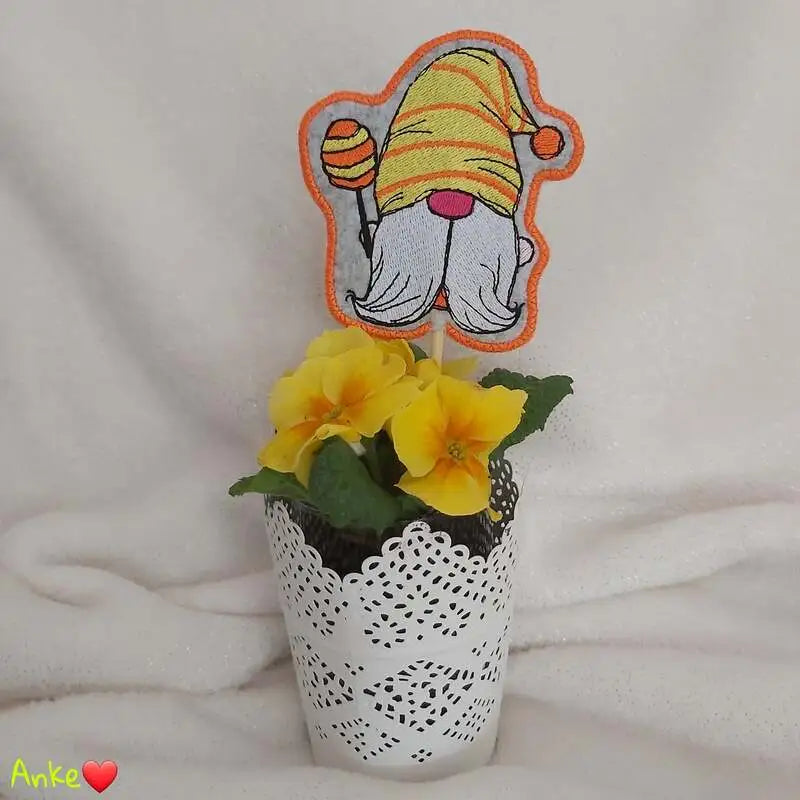 ITH Stickdatei Frühlingswichtel Stabfiguren von stiXXie by lajana