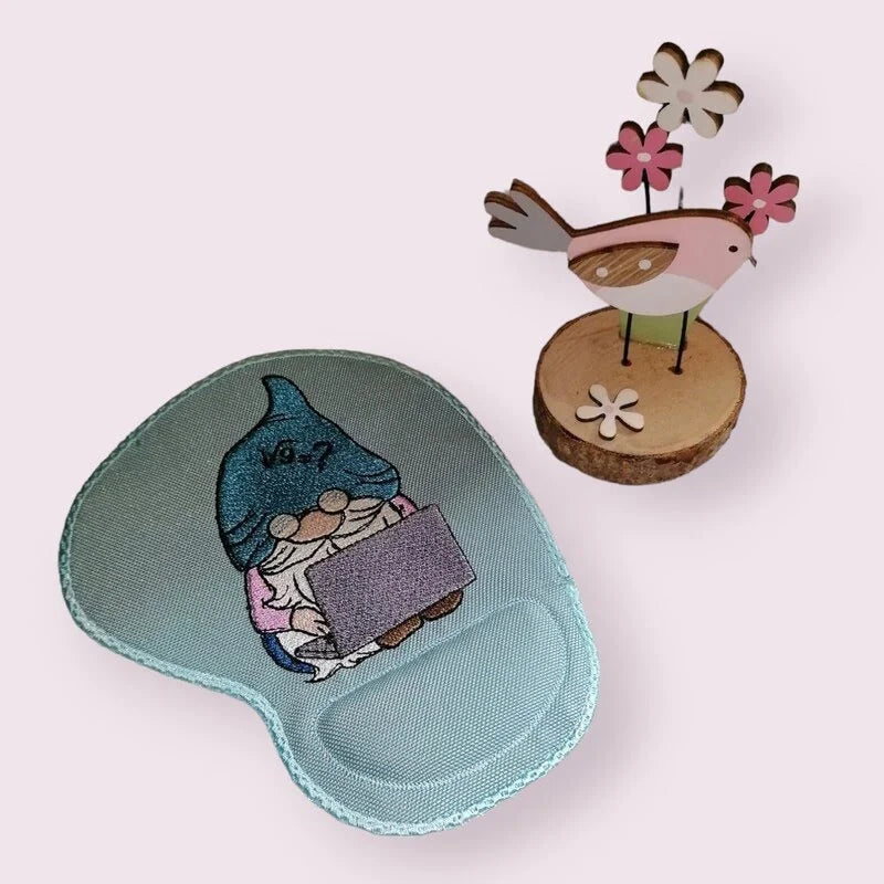 ITH Stickdatei Mousepad mit Sprüchen von stiXXie by lajana