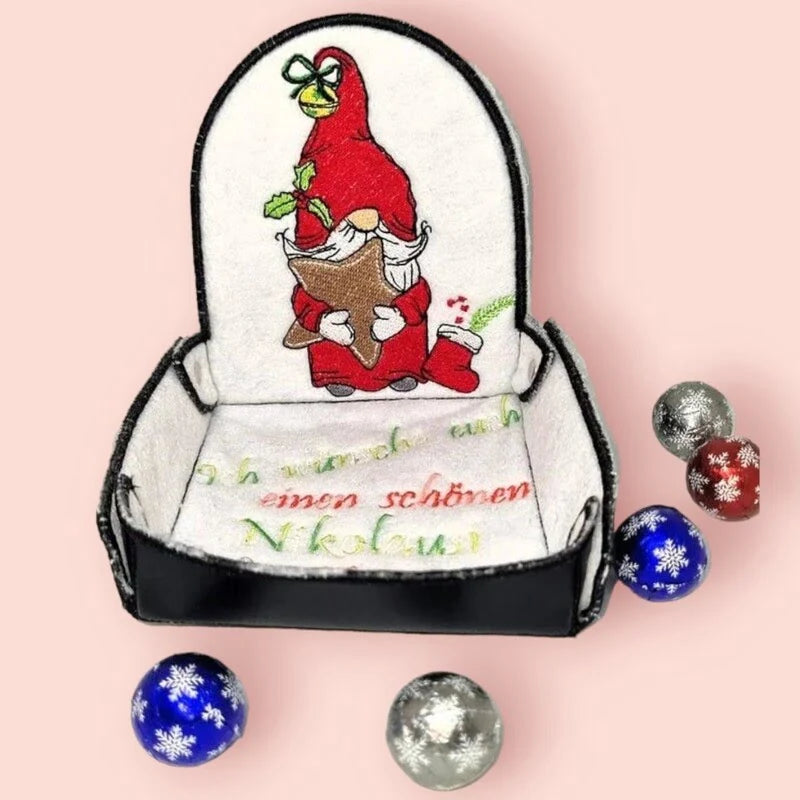 Stickdatei Nikolaus Wichtel mit Spruch von stiXXie by lajana