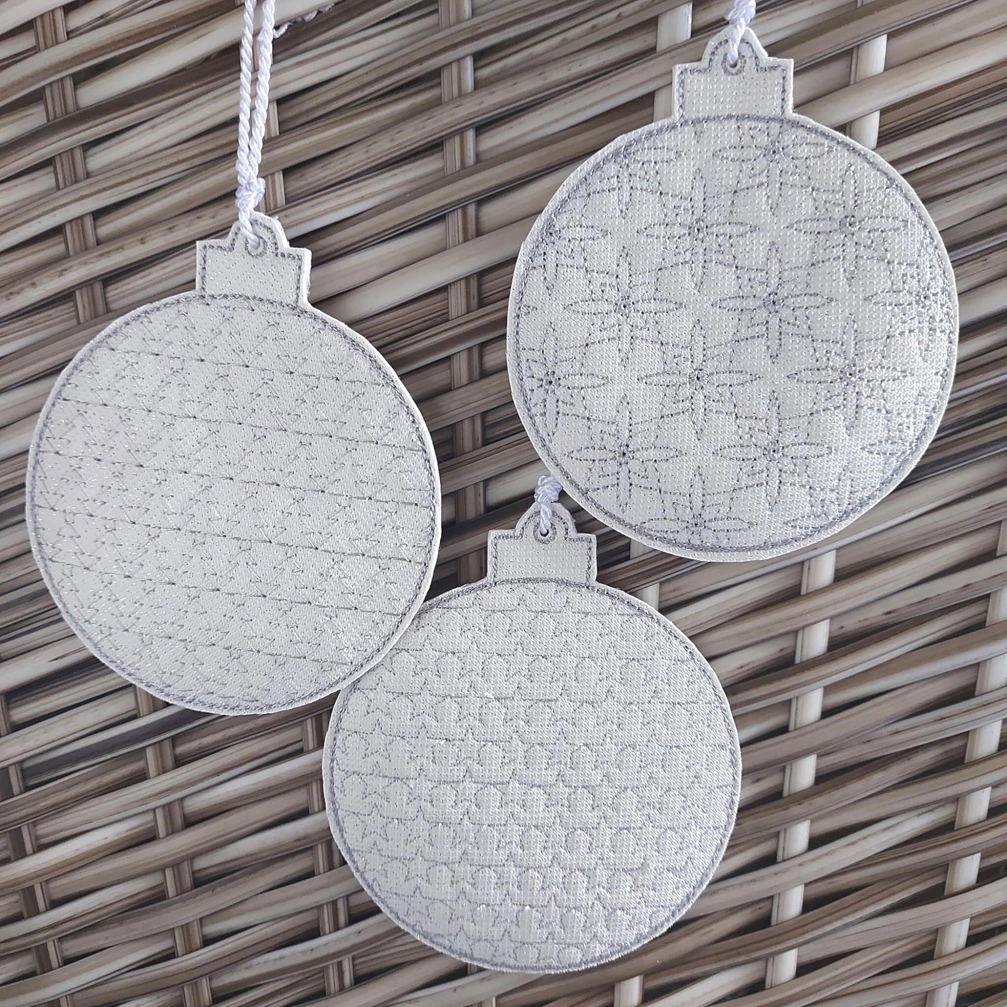 ITH Stickdatei Weihnachtskugel Blanko