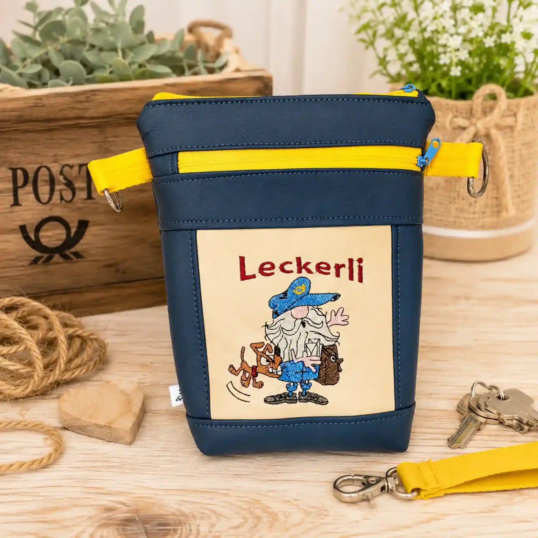 ITH Stickdatei Wichtel und Wichteline Postbote