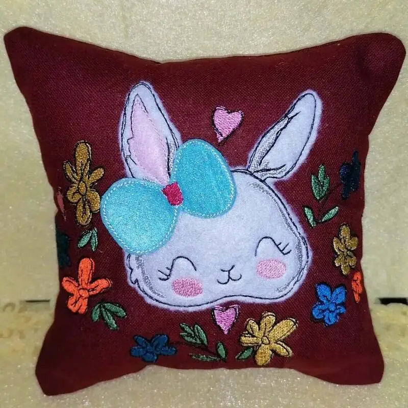 Stickdatei Hase mit Blumen Applikation von stiXXie by lajana