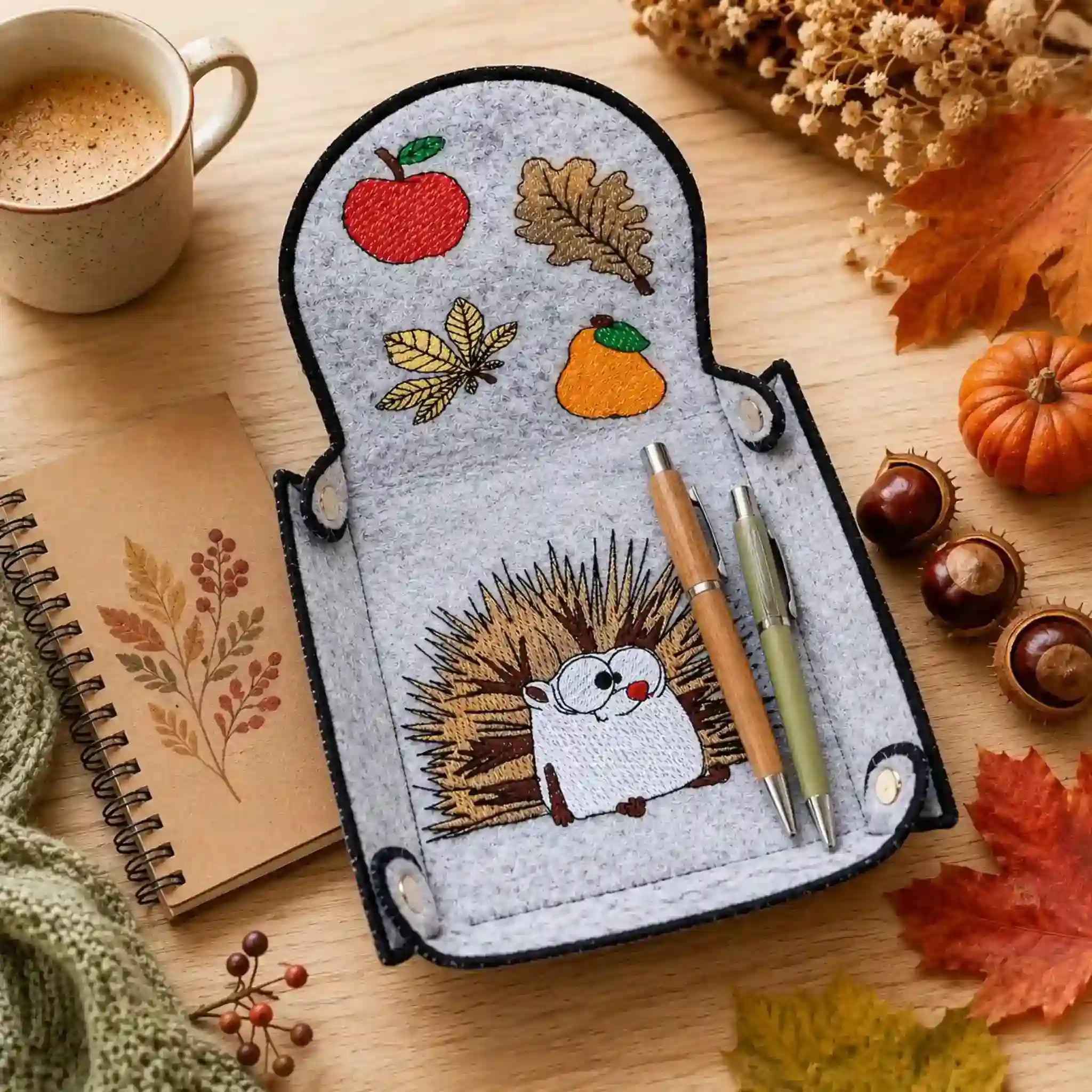 Stickdatei Igel und Herbstmotive