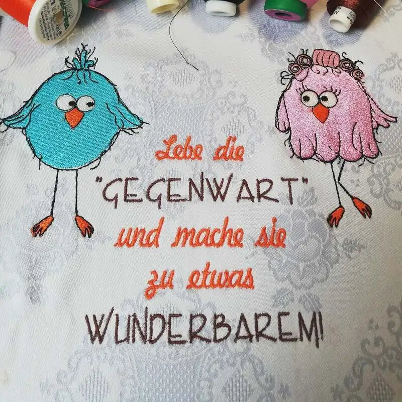 Stickdatei lustige Vogelfamilie stiXX mit Sprüchen von stiXXie by lajana