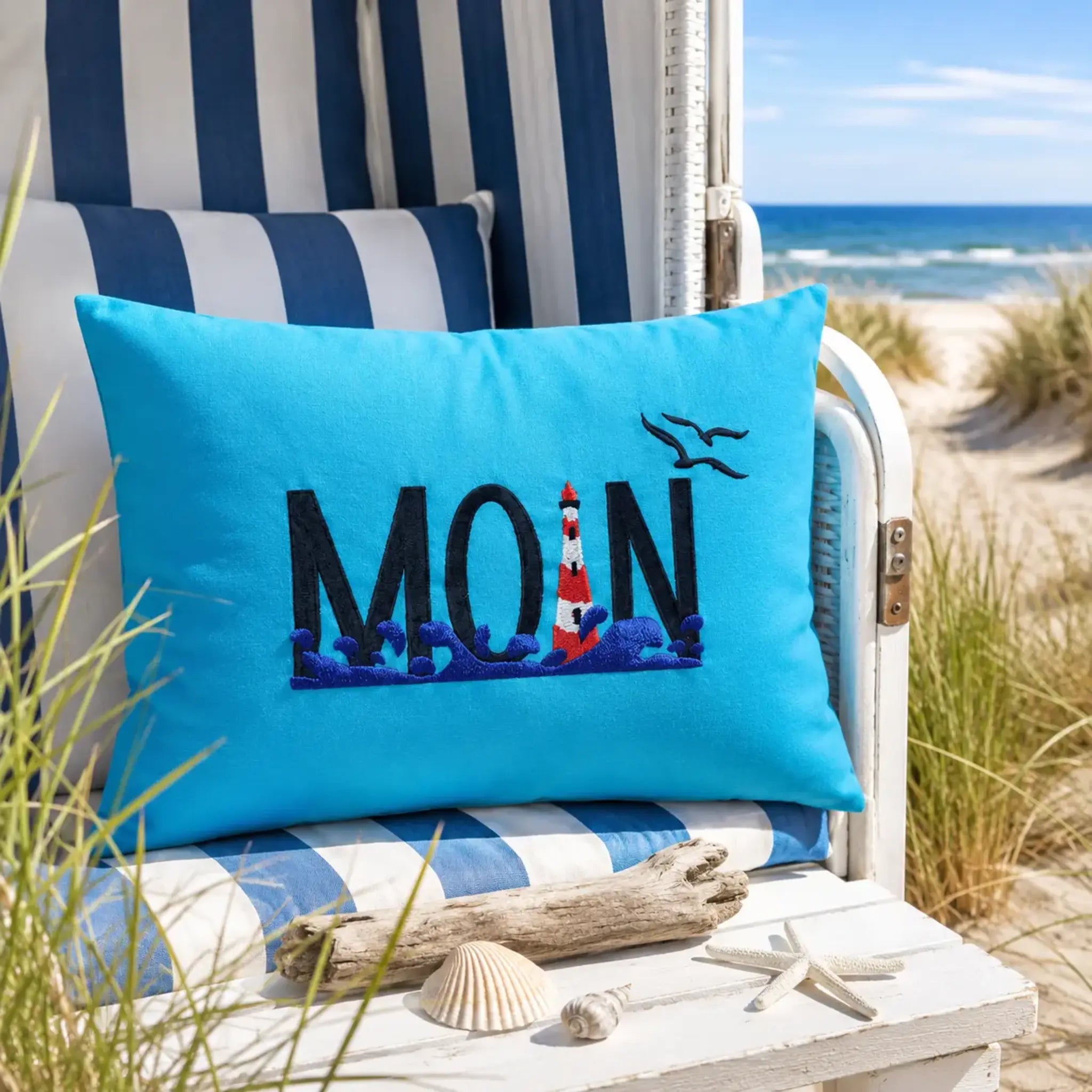 Stickdatei Leuchtturm mit Spruch MOIN – Maritimes Stickmotiv