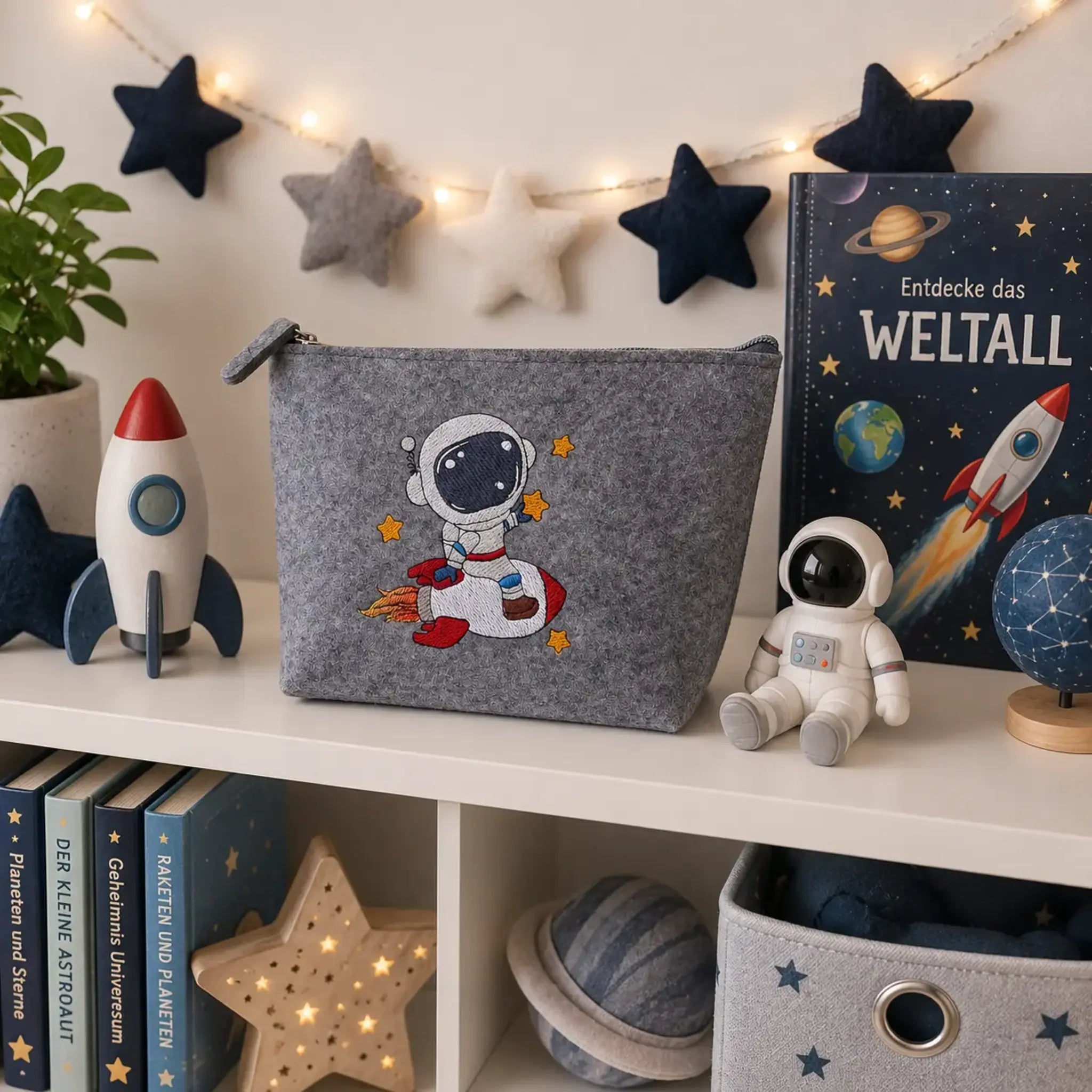 Stickdatei und Applikation Astronaut – Vollstick & Doodle-Appli