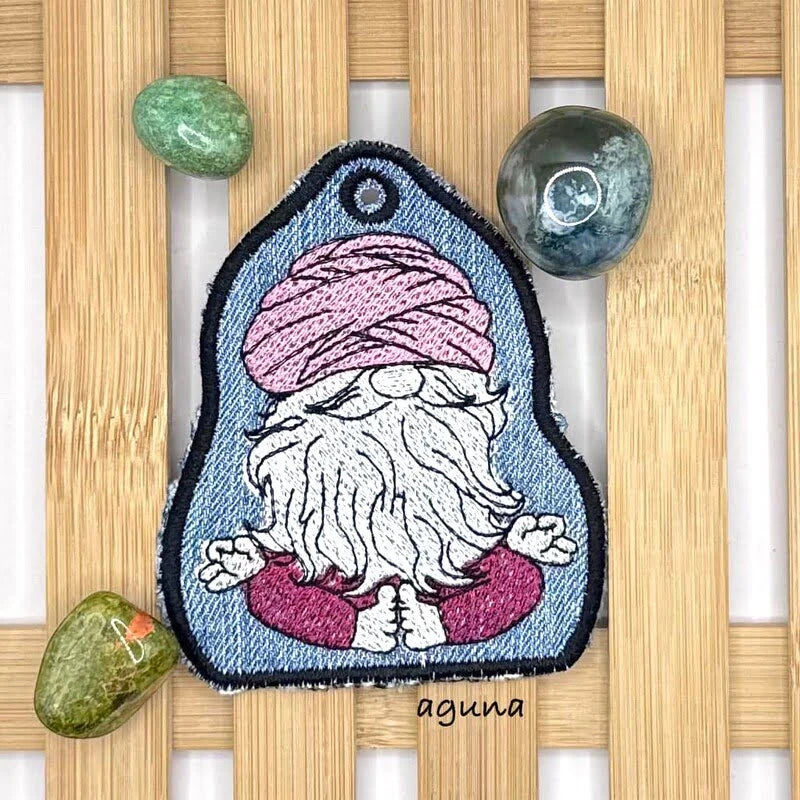 ITH Stickdatei Wichtel Yoga brav