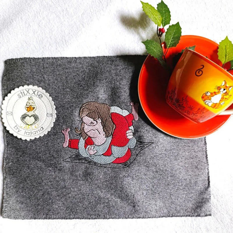 Wichtel Yoga Stickdatei frech – ITH Anhänger