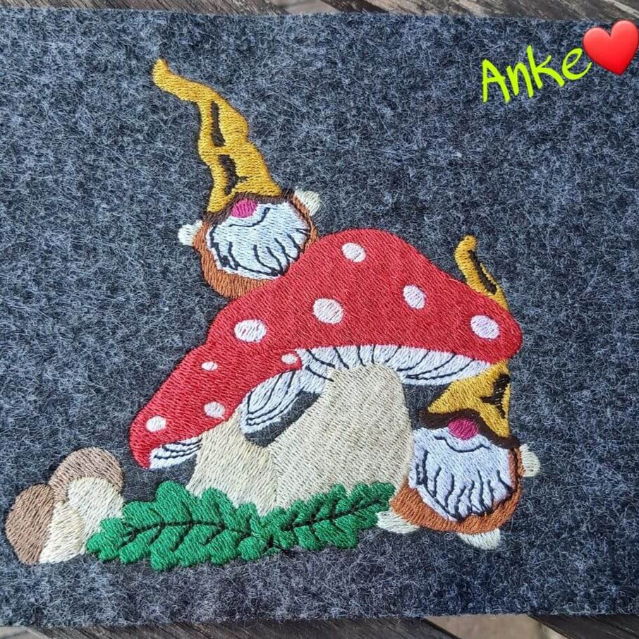 Stickdatei Pilze mit Wichtel von stiXXie by lajana