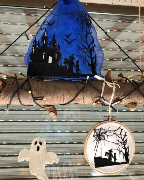 Stickdatei Gruselschloss im Scherenschnitt-Stil von stiXXie by lajana