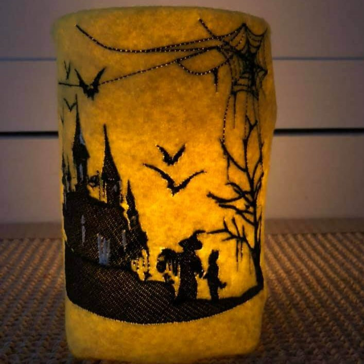 Stickdatei Gruselschloss im Scherenschnitt-Stil von stiXXie by lajana