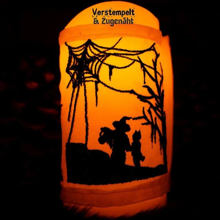 Stickdatei Gruselschloss im Scherenschnitt-Stil von stiXXie by lajana