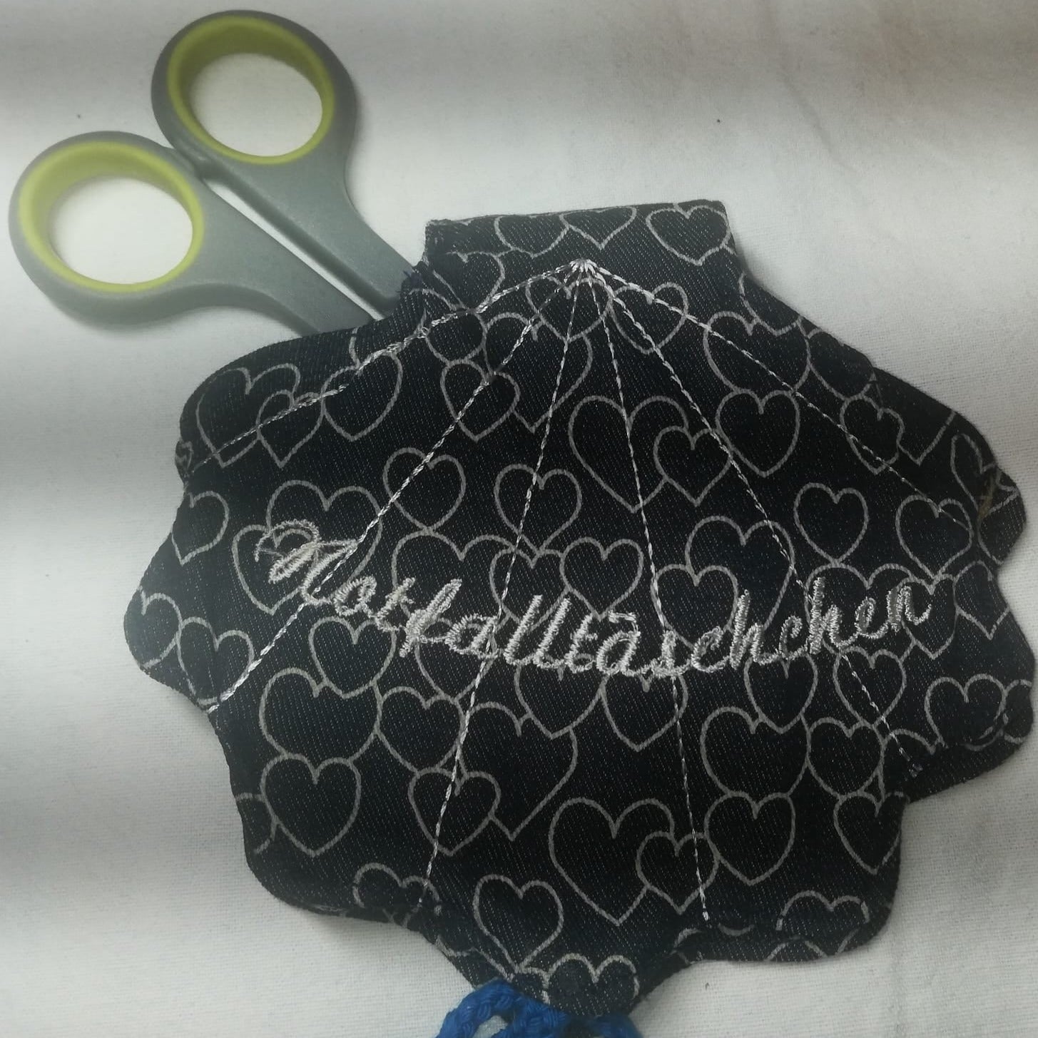 ITH Stickdatei Notfalltäschchen von stiXXie by lajana