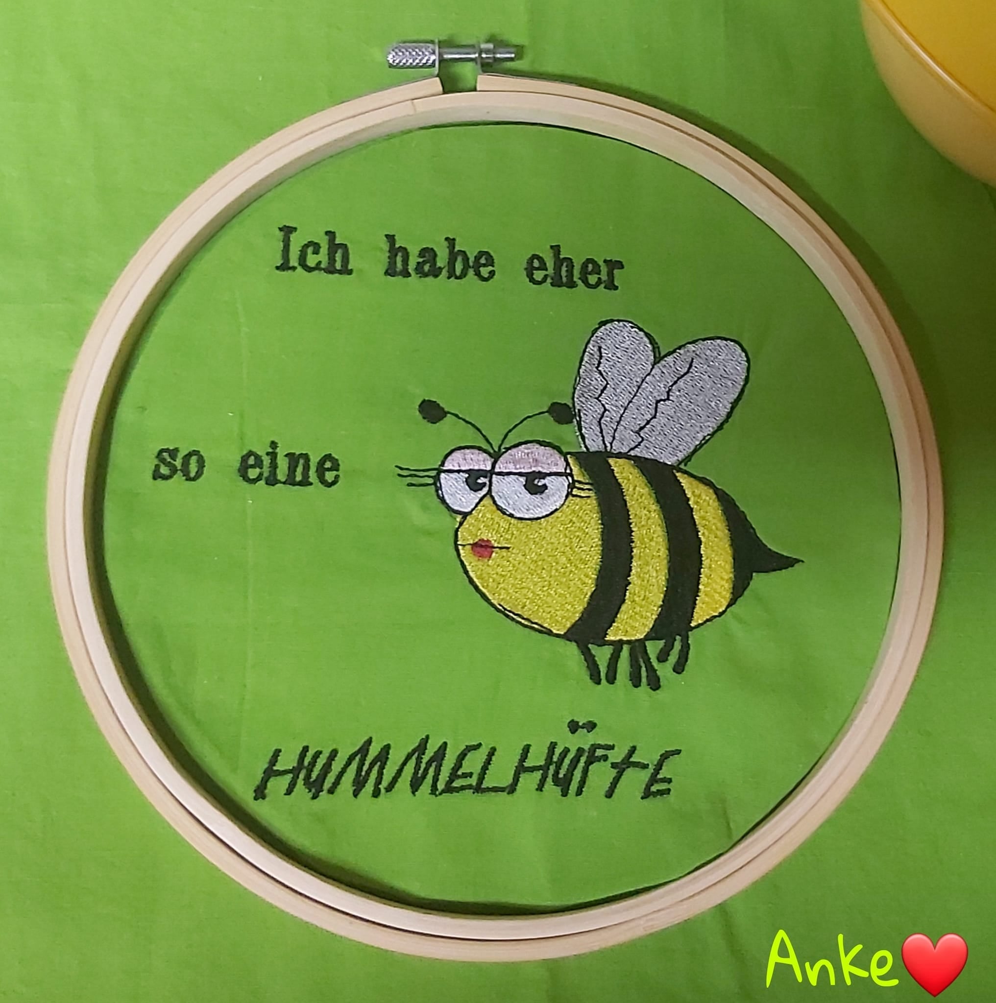 Stickdatei Hummel und Bienchen mit Sprüchen von stiXXie by lajana