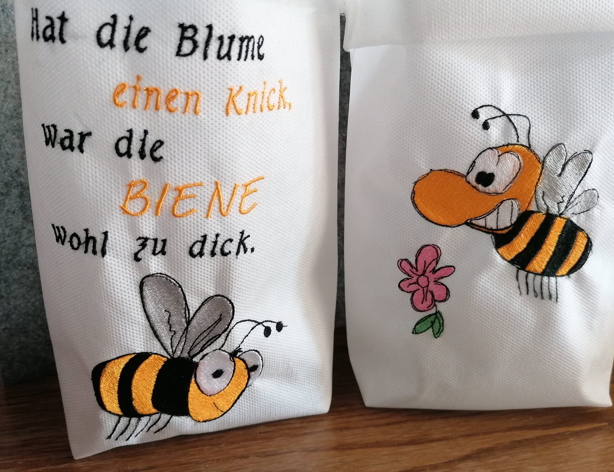 Stickdatei Hummel und Bienchen mit Sprüchen von stiXXie by lajana
