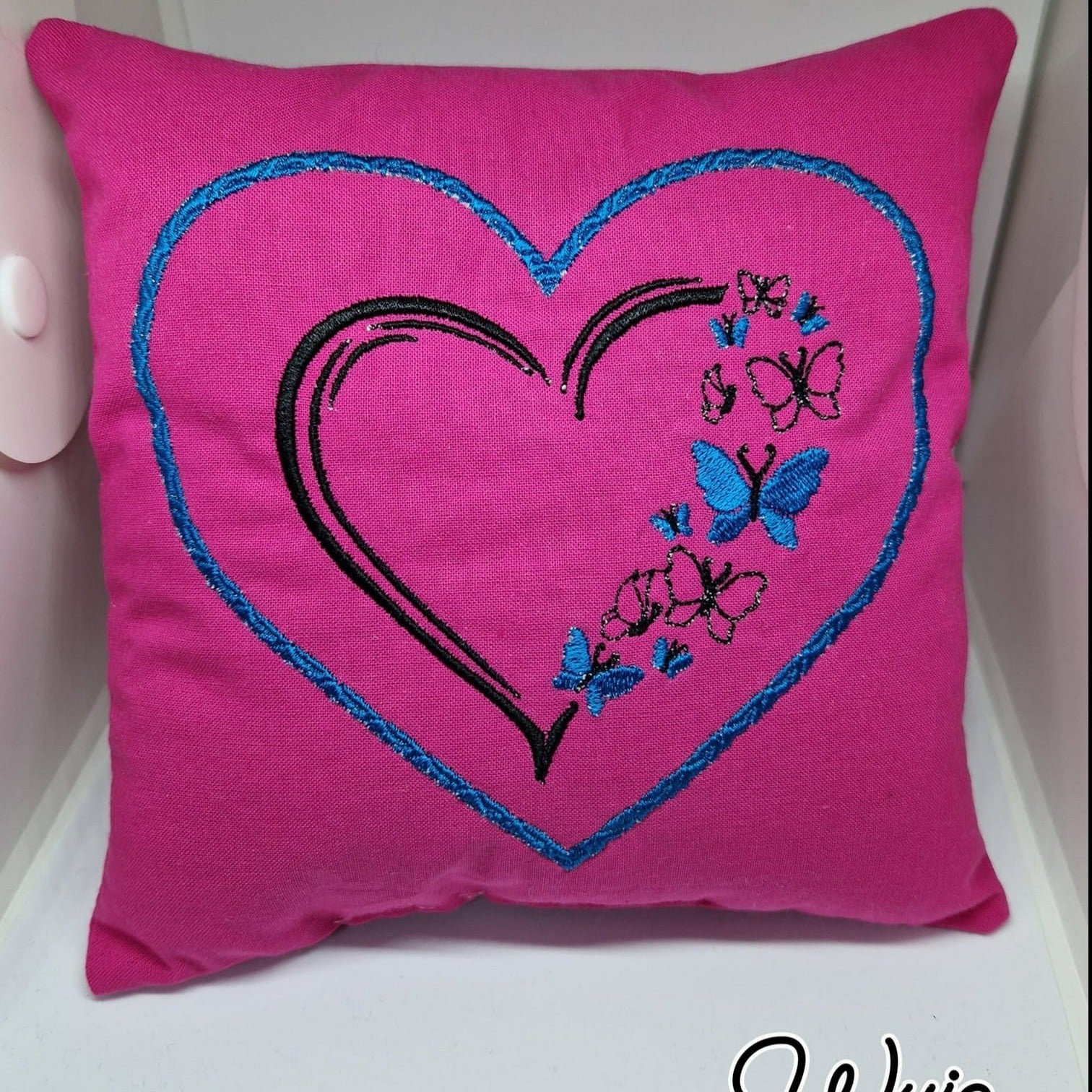 ITH Stickdatei Kissen quadratisch mit Unterteilungen und Applikation von stiXXie by lajana