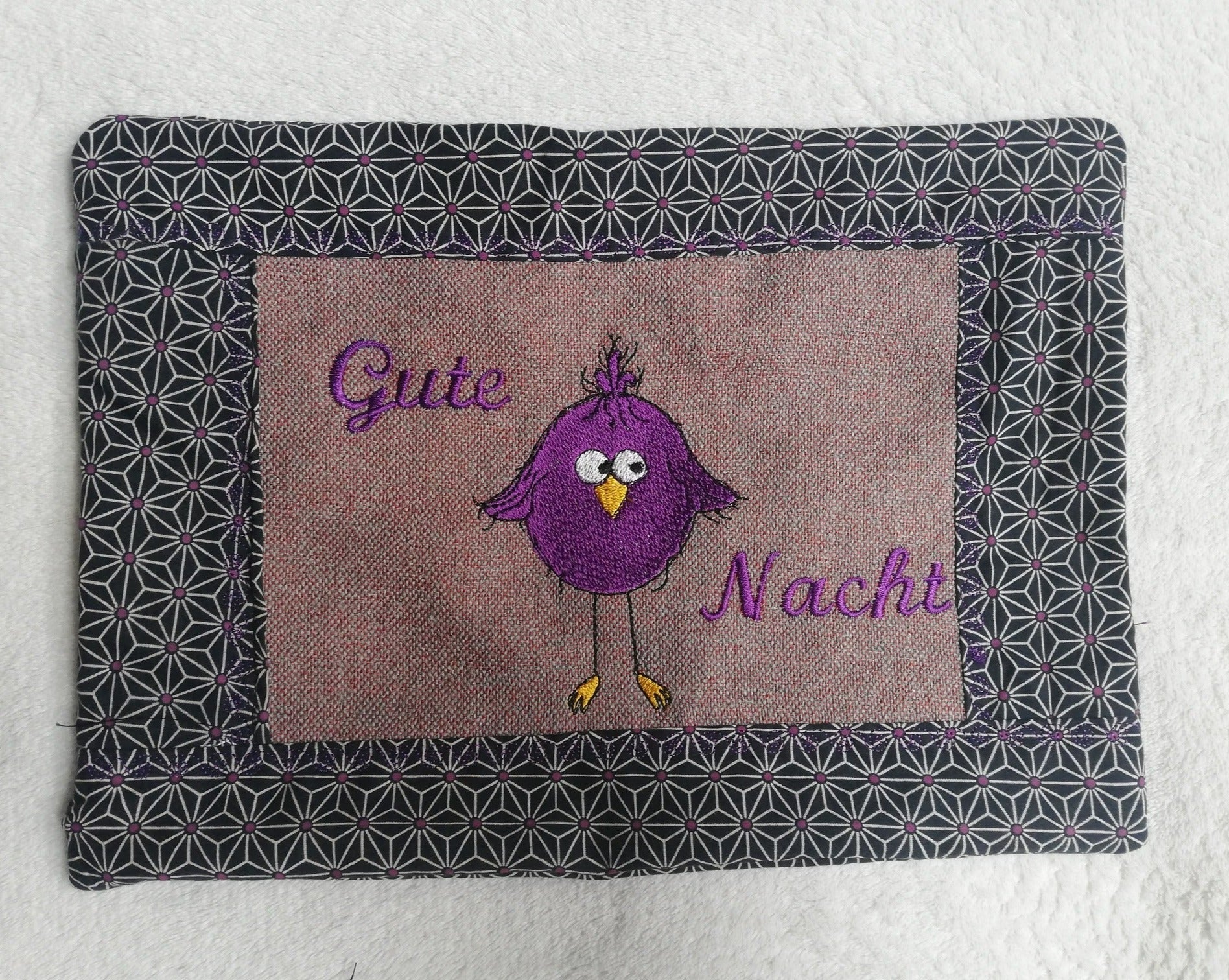 ITH Stickdatei Kissen rechteckig mit Unterteilungen von stiXXie by lajana