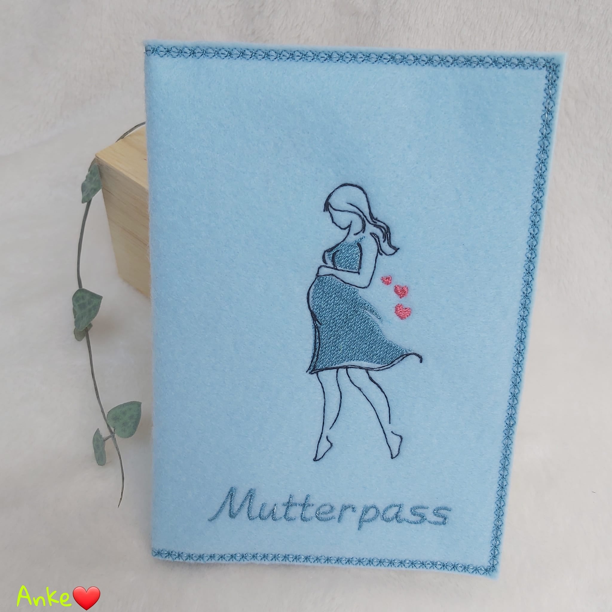 ITH Stickdatei Mutterpasshülle Bundle mit Dekoren von stiXXie by lajana