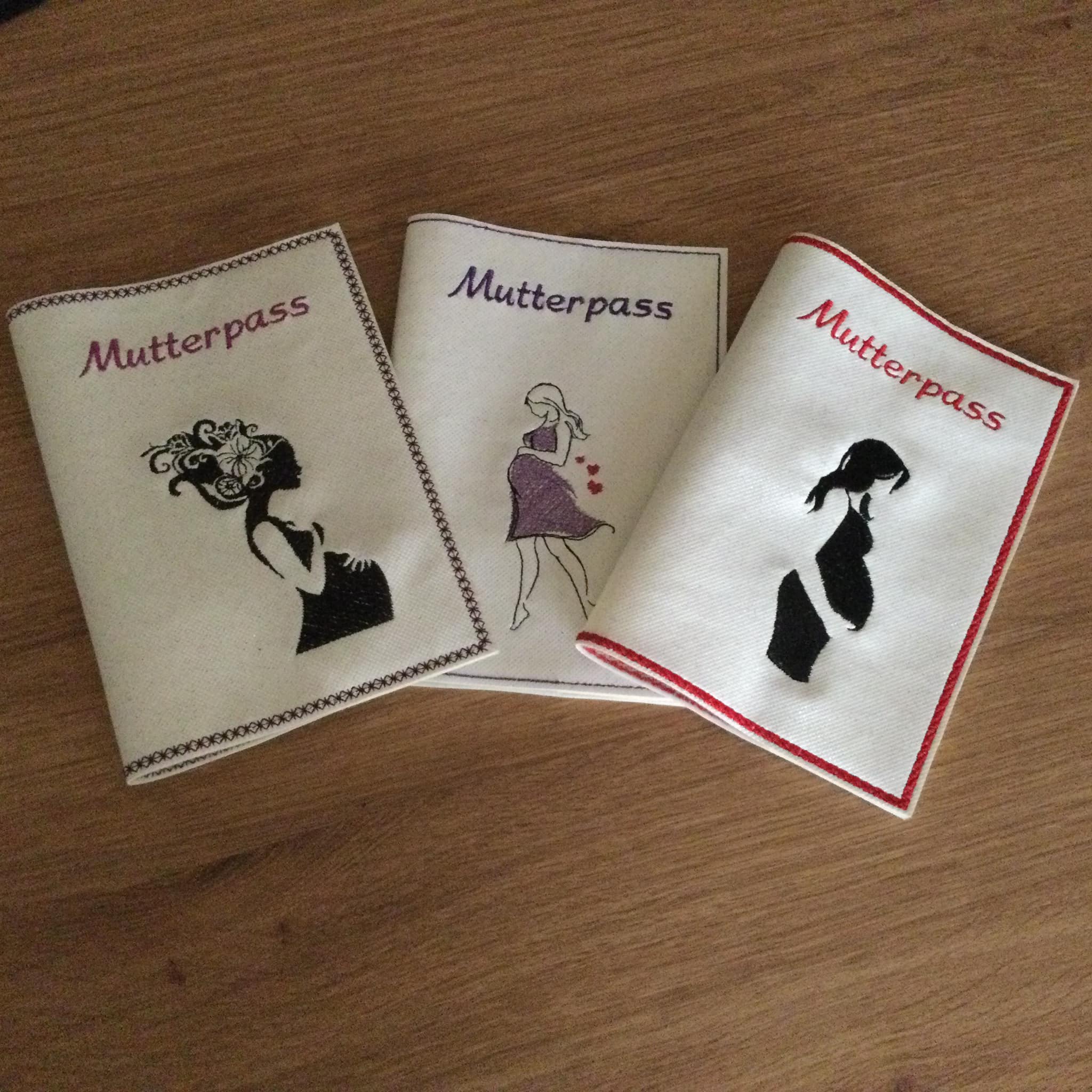 ITH Stickdatei Mutterpasshülle Bundle mit Dekoren von stiXXie by lajana