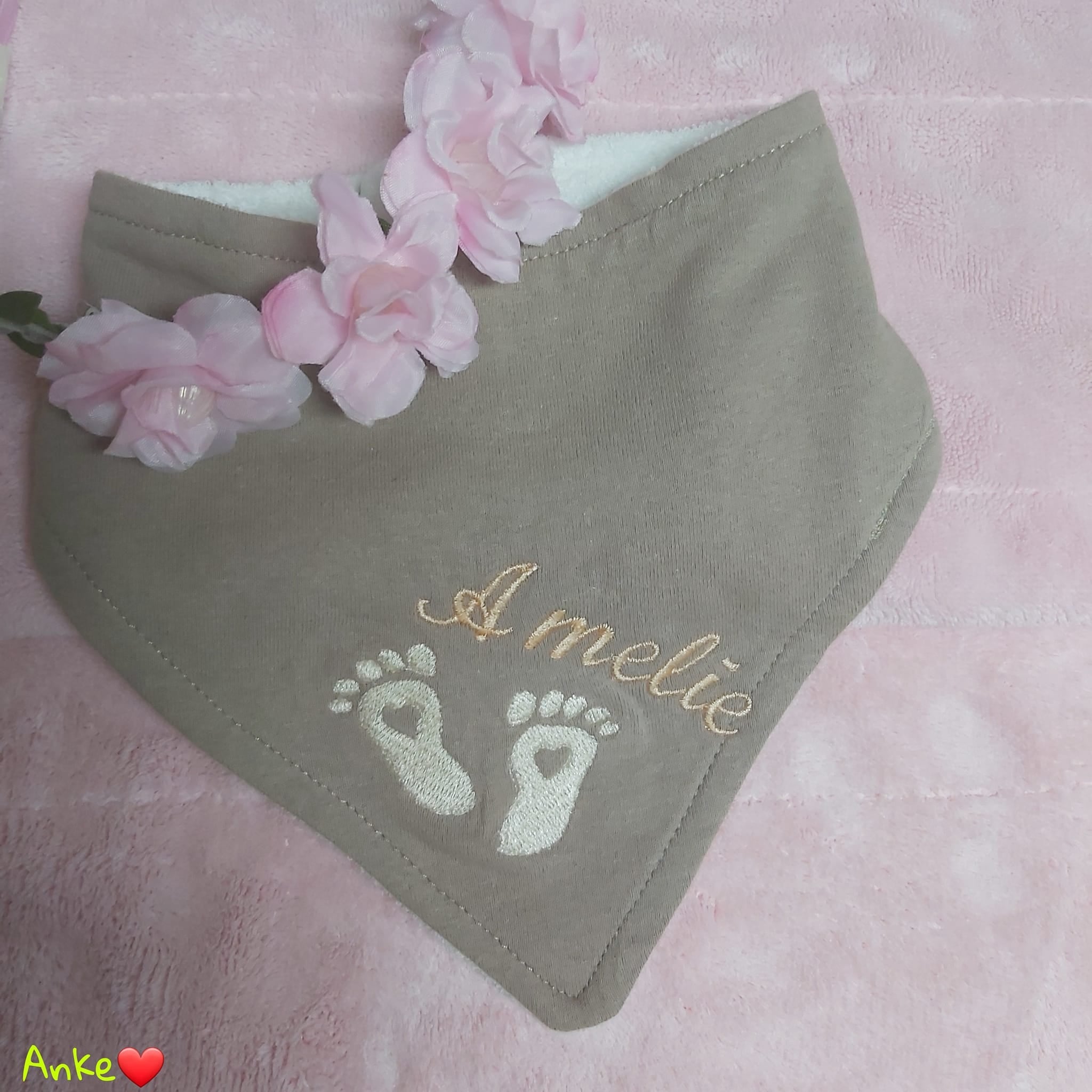 Stickdatei Dekore für Mutterpasshüllen und mehr von stiXXie by lajana