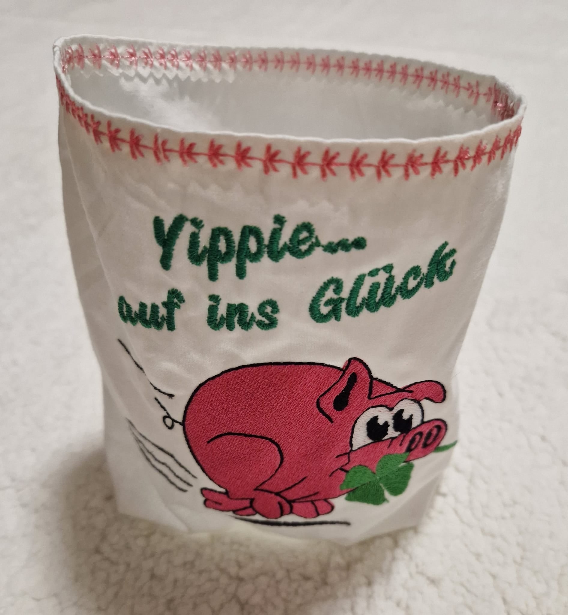 Stickdatei Schwein Glücksschwein von stiXXie by lajana