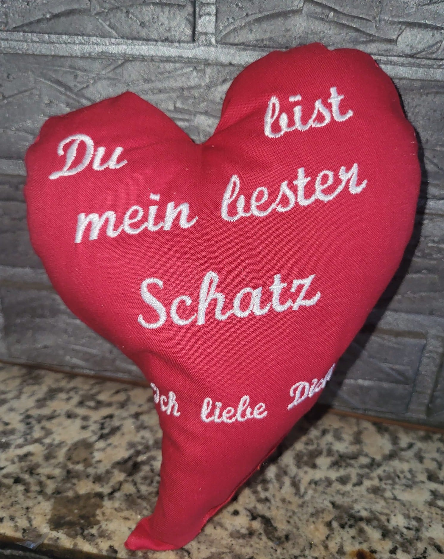 ITH Stickdatei Kissen Herzform von stiXXie by lajana