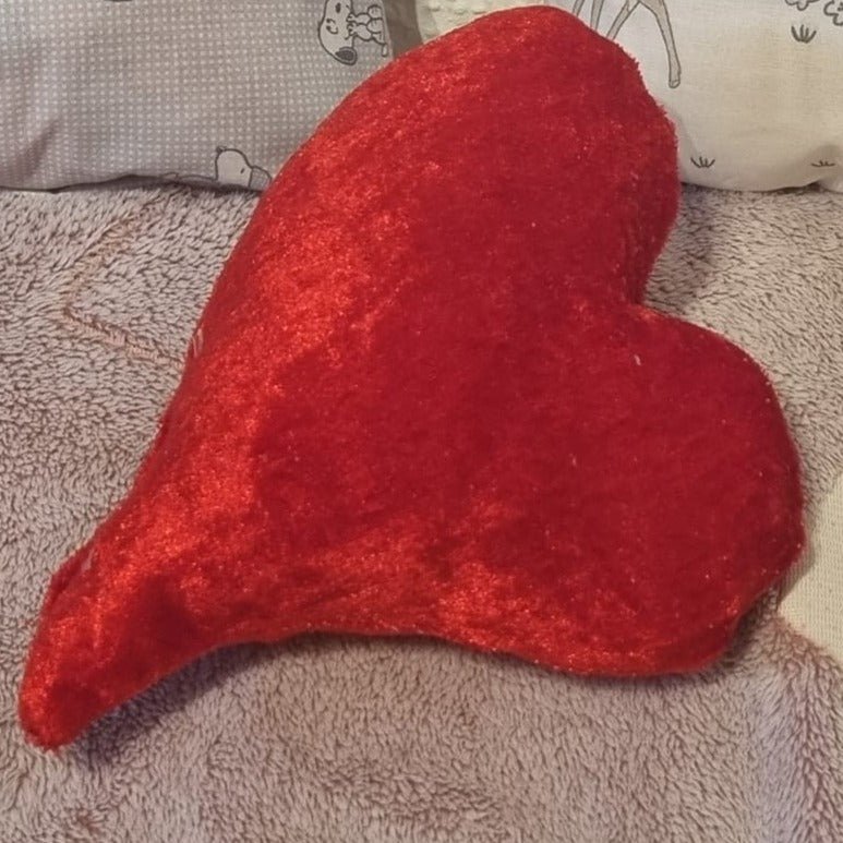 ITH Stickdatei Kissen Herzform von stiXXie by lajana