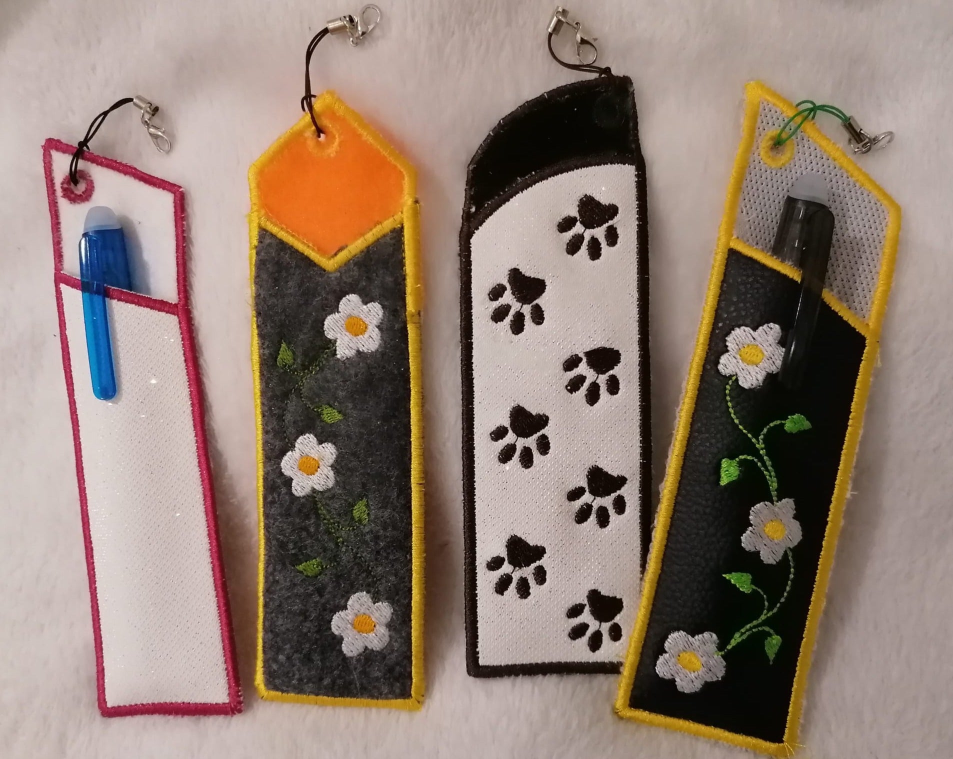 ITH Stickdatei Lesezeichen / Stifte-Etui von stiXXie by lajana