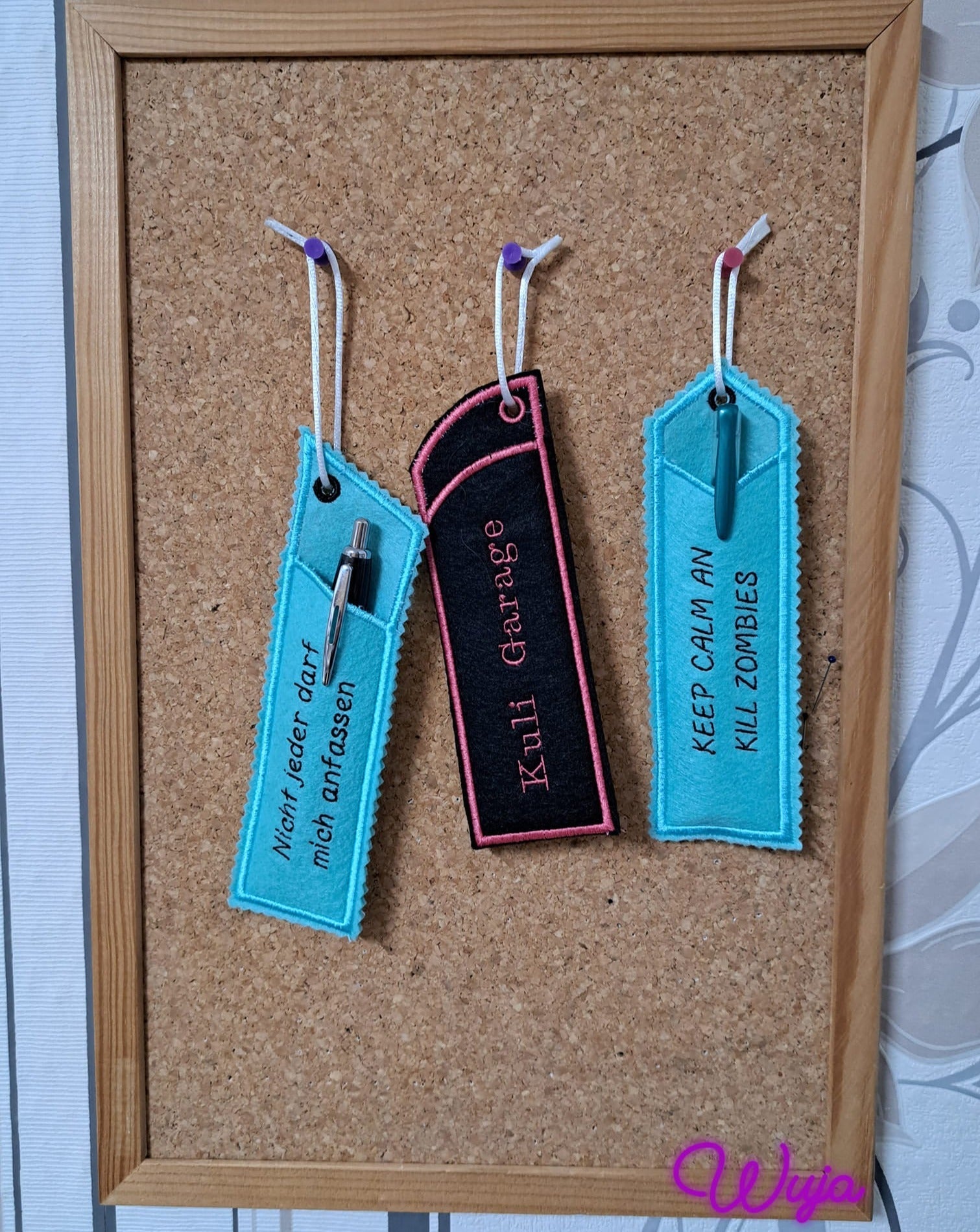 ITH Stickdatei Lesezeichen / Stifte-Etui von stiXXie by lajana