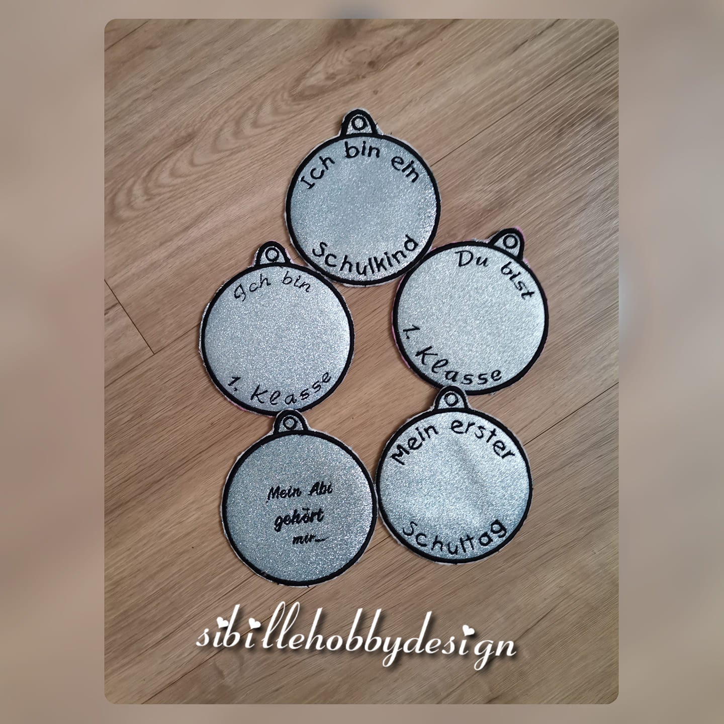 ITH Stickdatei Plaketten Schulanfang von stiXXie by lajana