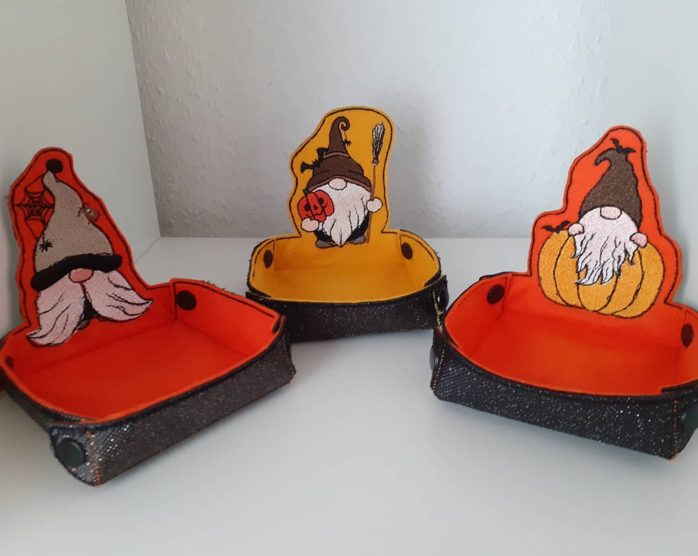 ITH Stickdatei Utensilo Halloweenwichtel von stiXXie by lajana