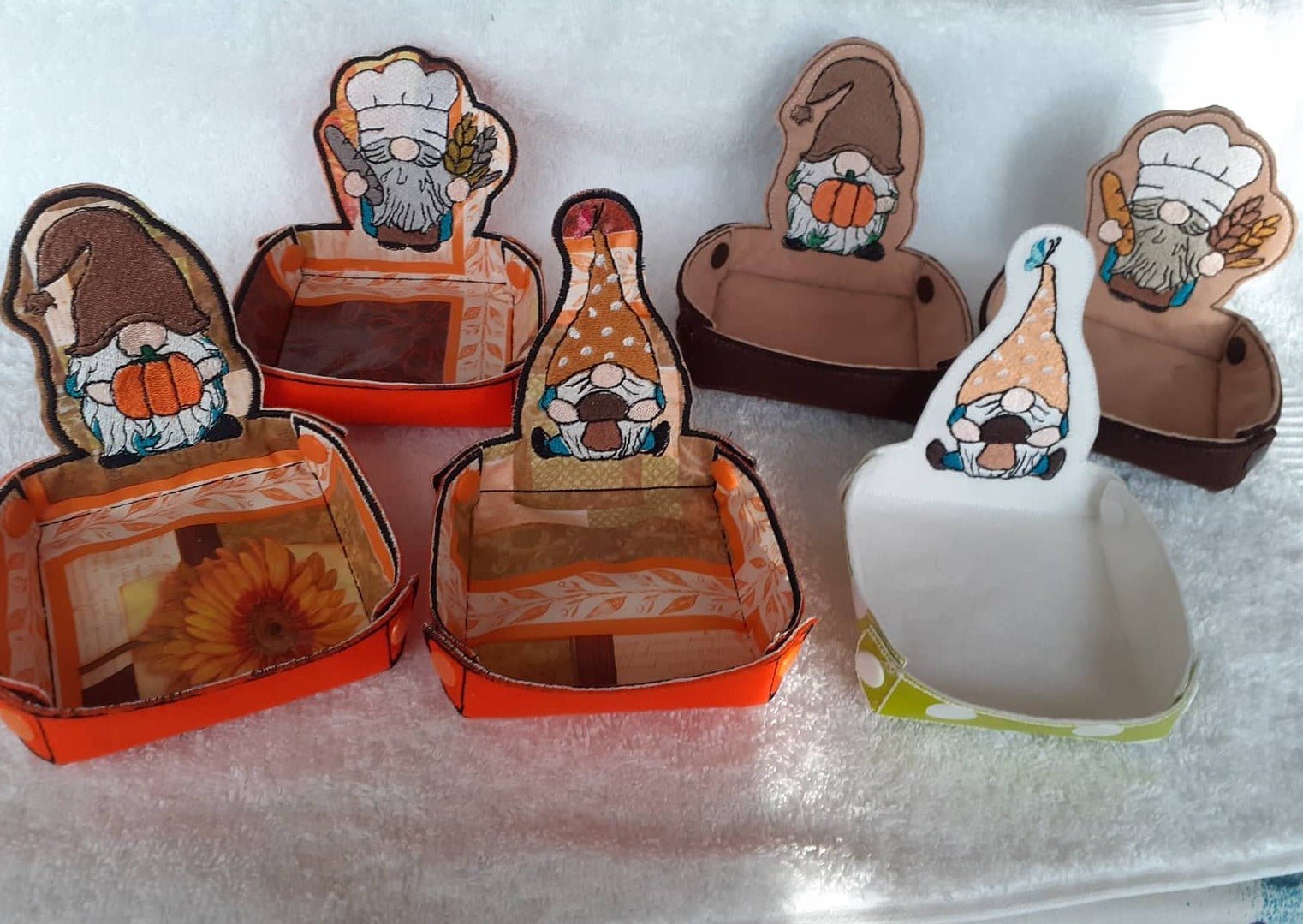 ITH Stickdatei Utensilo Herbstwichtel von stiXXie by lajana