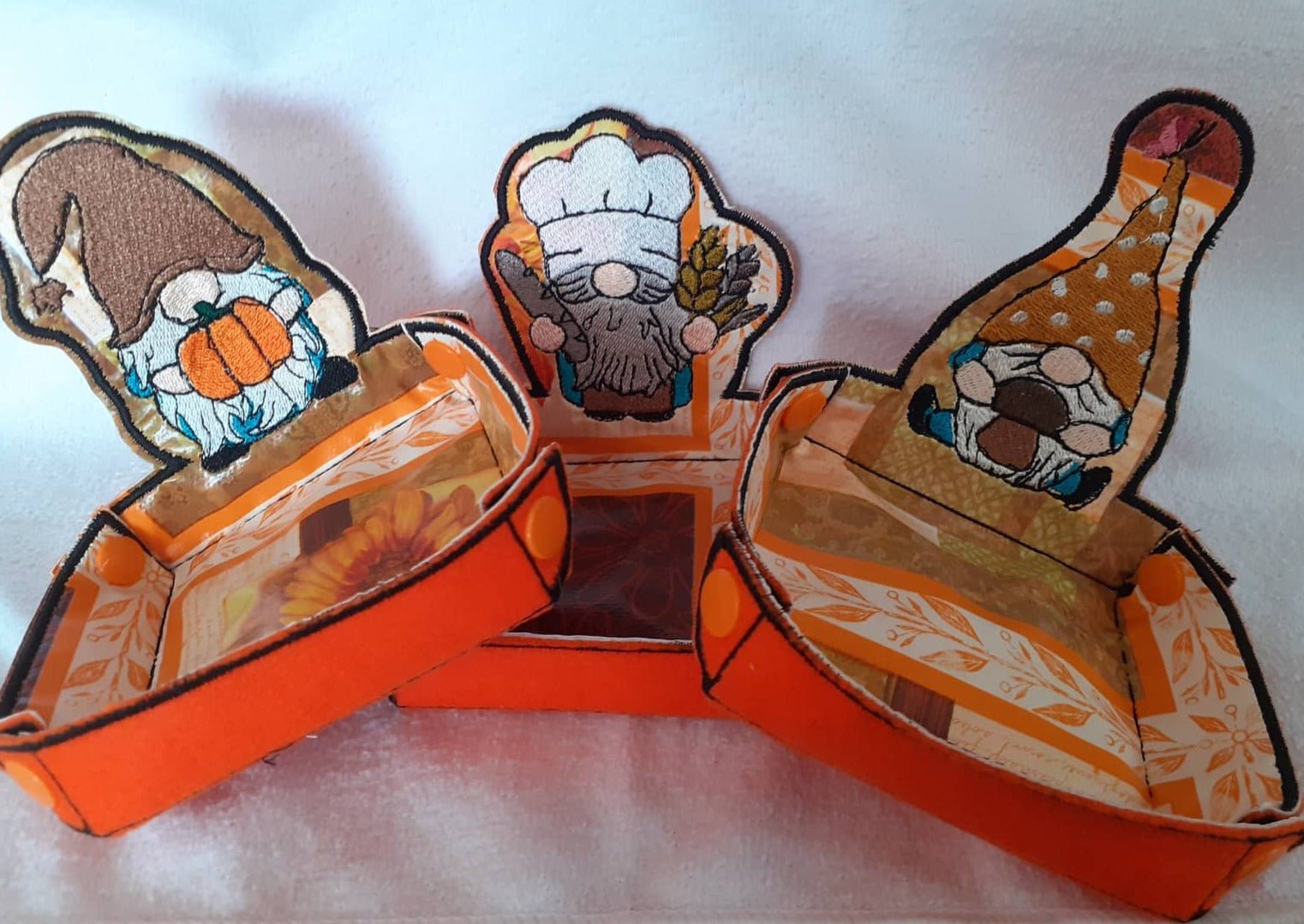 ITH Stickdatei Utensilo Herbstwichtel von stiXXie by lajana