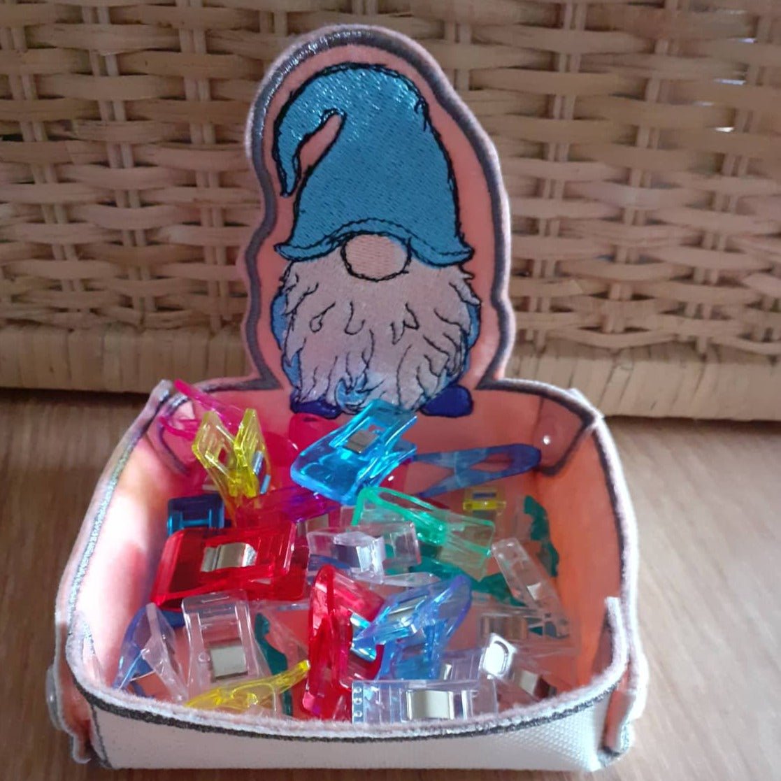 ITH Stickdatei Utensilo Wichtel von stiXXie by lajana