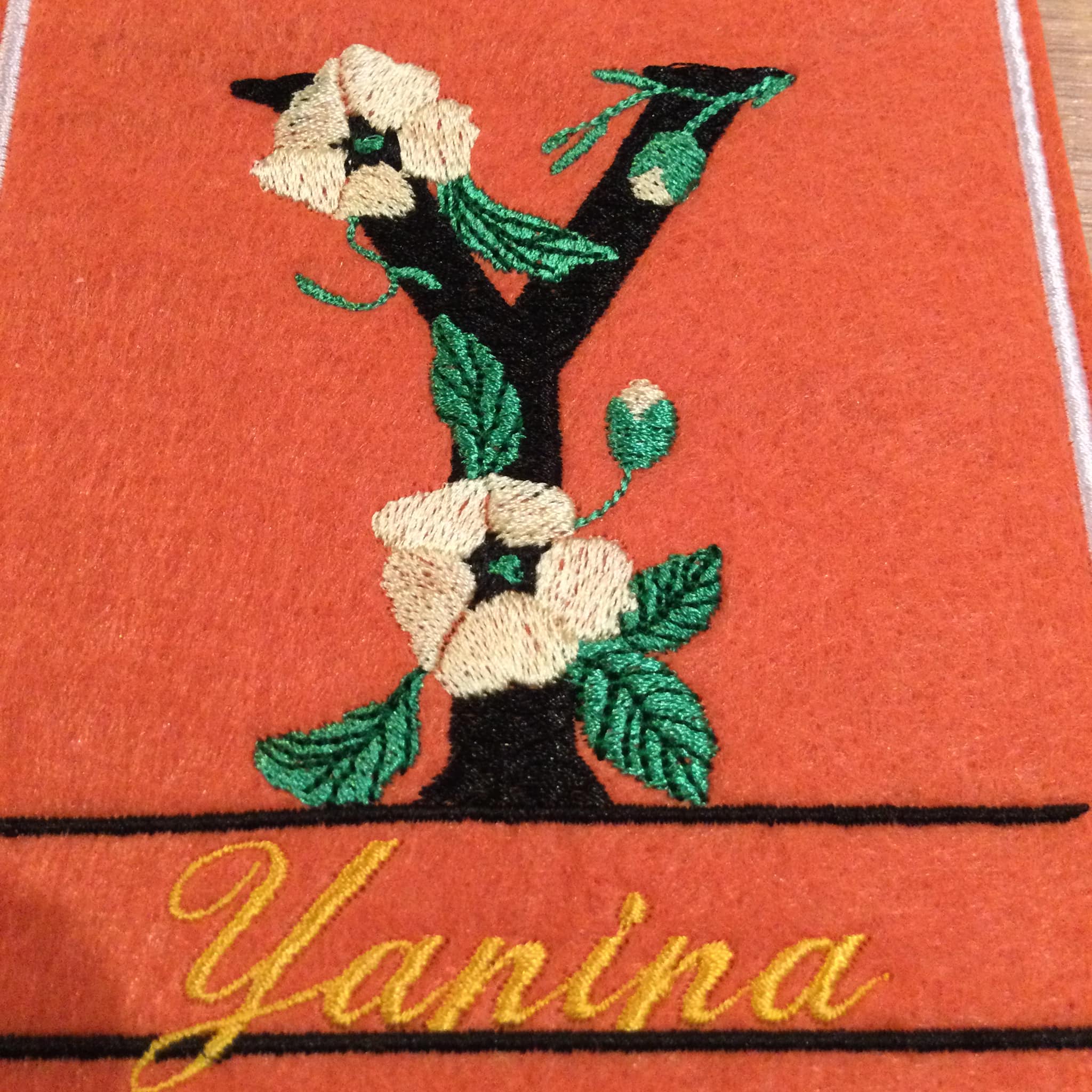 Stickdatei Monogramm Blumen Alphabet von stiXXie by lajana