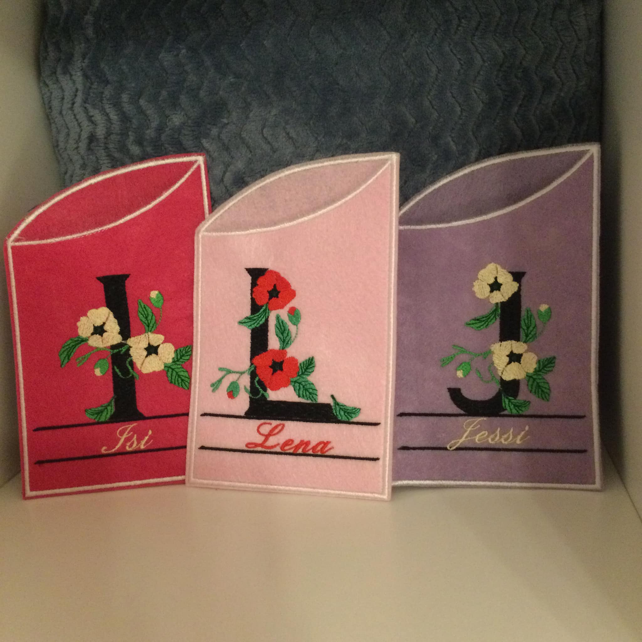 Stickdatei Monogramm Blumen Alphabet von stiXXie by lajana