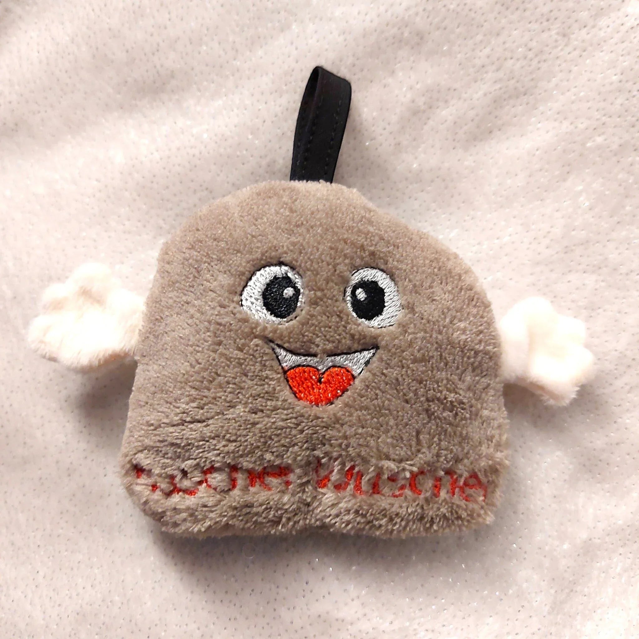 ITH Stickdatei Kuschelwuschel - ein süßer Anhänger