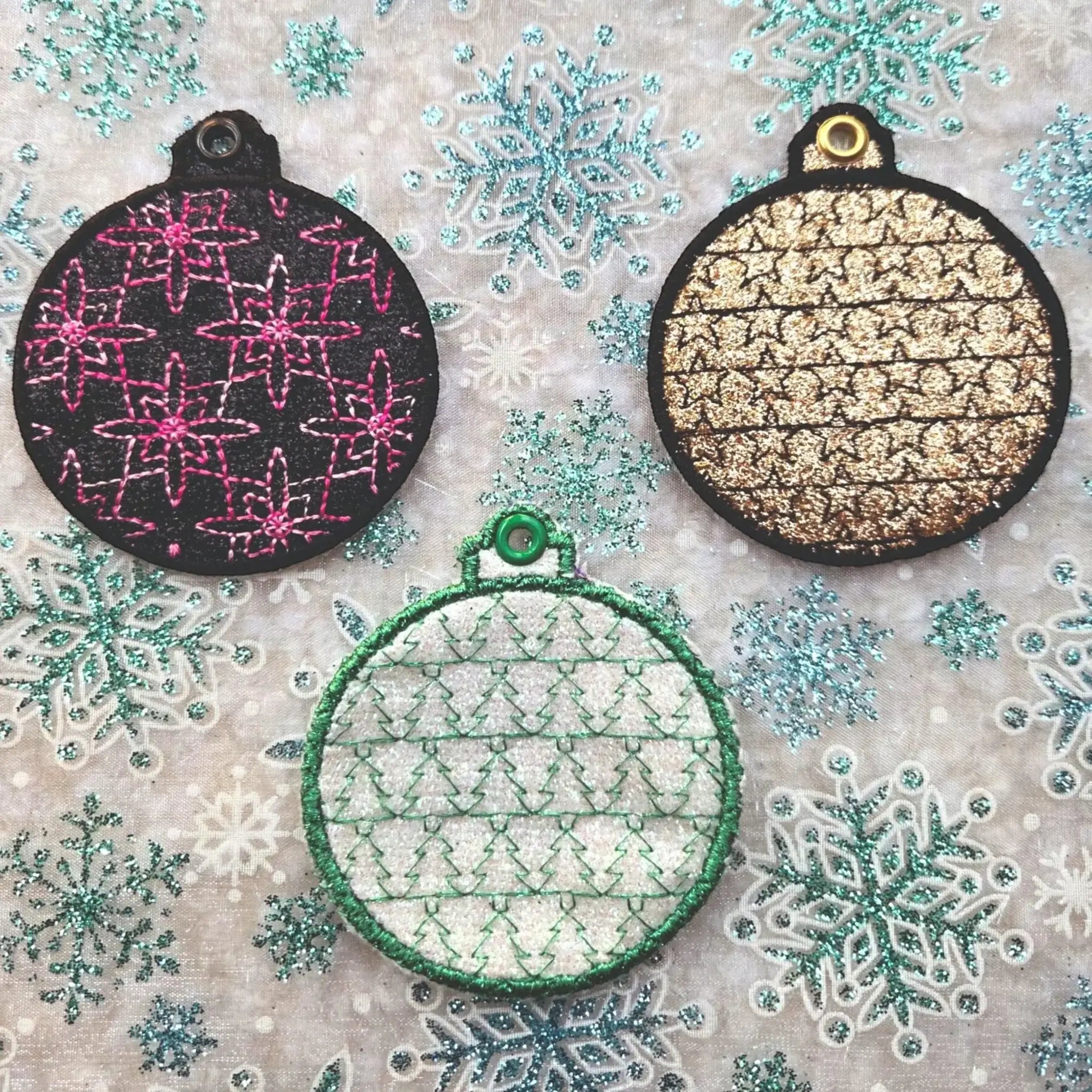 ITH Stickdatei Weihnachtskugel Blanko