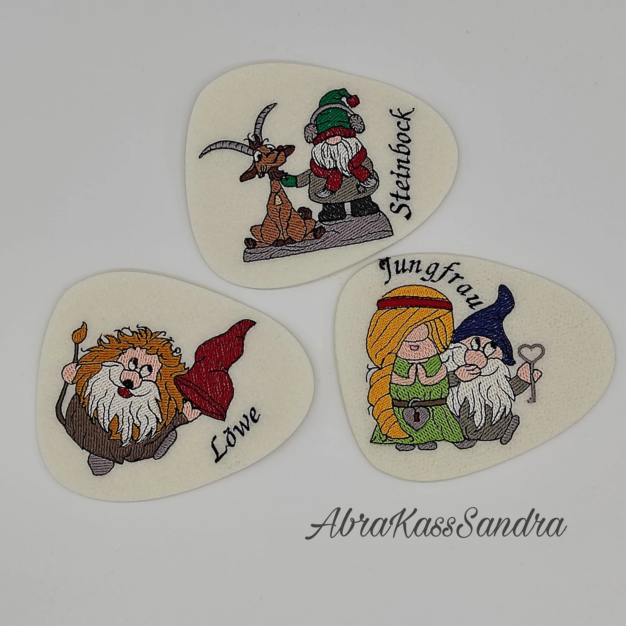 Stickdatei Wichtel Sternzeichen Paket 12 Zeichen