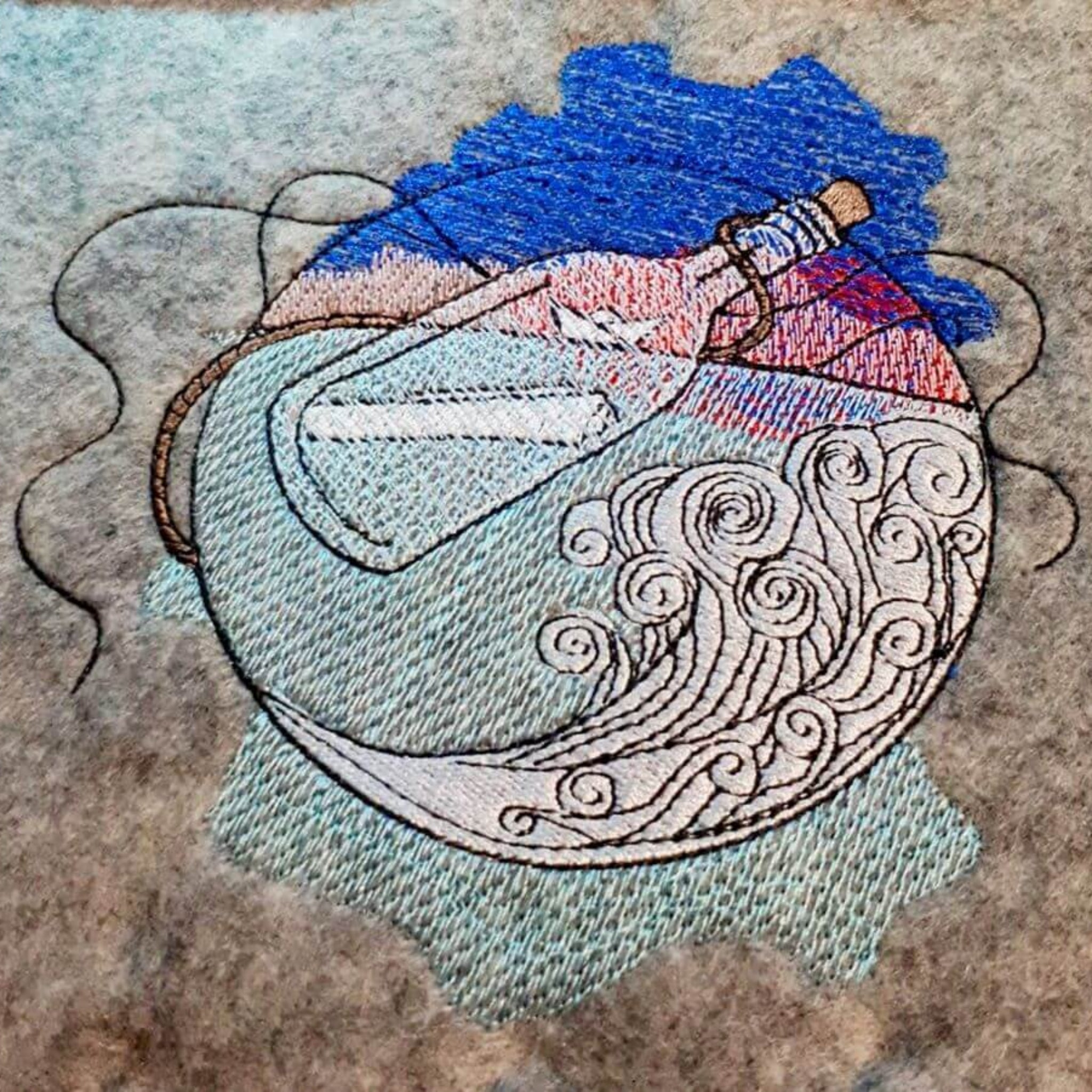 Flaschenpost Stickdatei 13x18 - Detailansicht auf grauem Filz