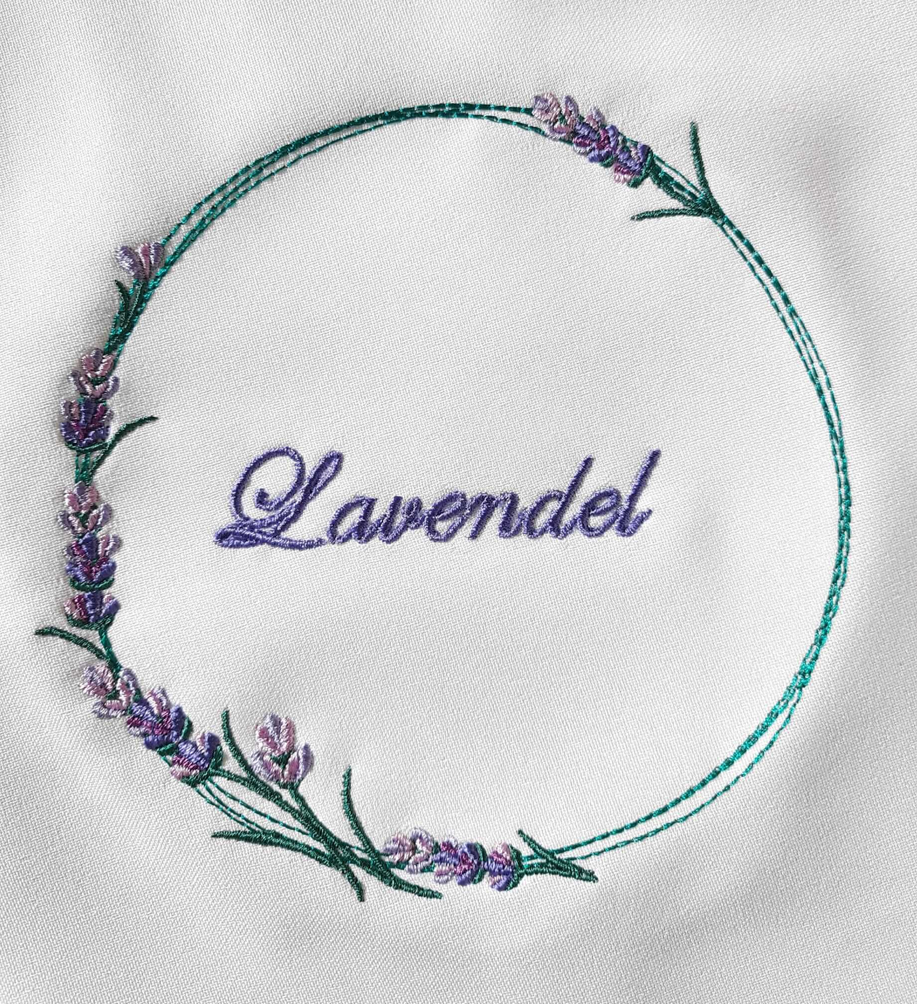 Stickdatei Blumenkranz Lavendel von stiXXie by lajana